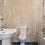 Holiday home 3 Bedroom Pet Friendly In The Heart Of Town