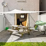 3 Bedroom Pet Friendly In The Heart Of Town *