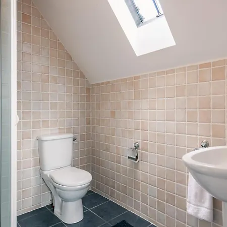 3 Bedroom Pet Friendly In The Heart Of Town Дом отдыха