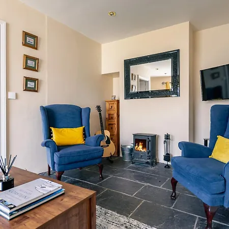 Holiday home 3 Bedroom Pet Friendly In The Heart Of Town Kenmare