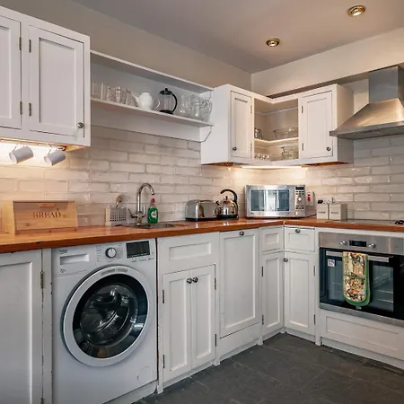 Holiday home 3 Bedroom Pet Friendly In The Heart Of Town Kenmare
