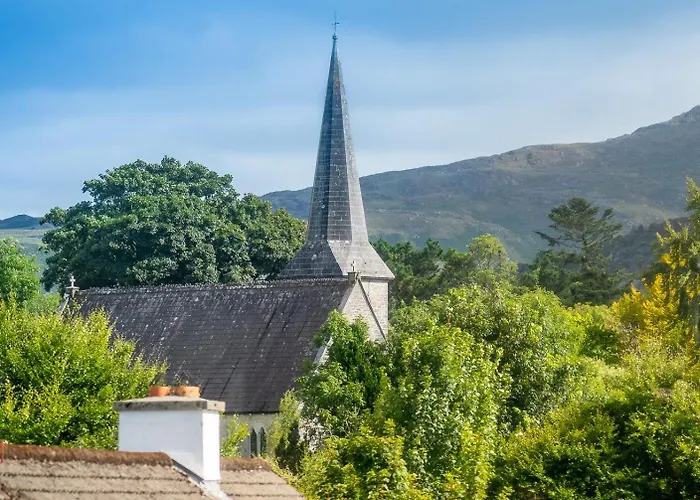 3 Bedroom Pet Friendly In The Heart Of Town *