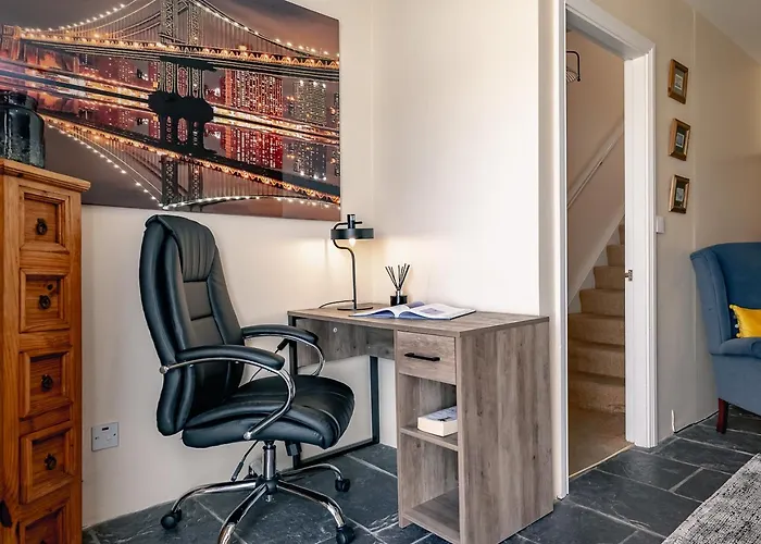 3 Bedroom Pet Friendly In The Heart Of Town