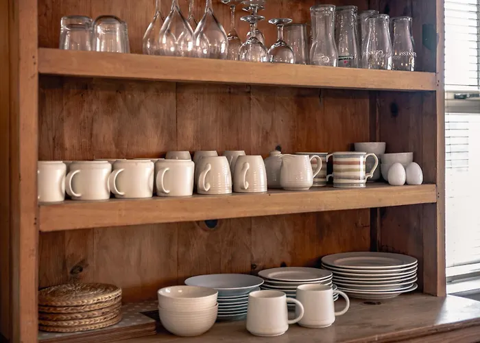 3 Bedroom Pet Friendly In The Heart Of Town