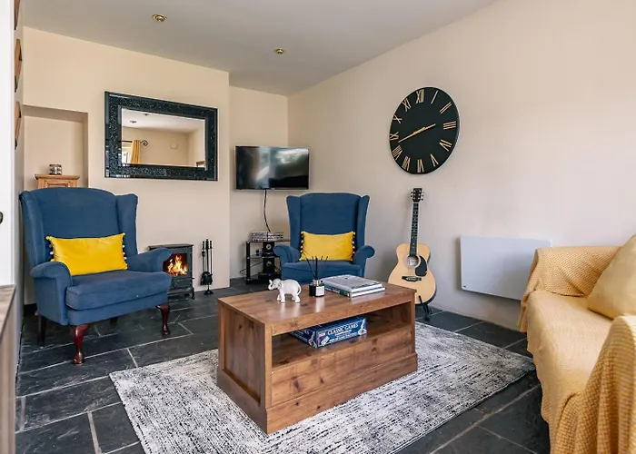 3 Bedroom Pet Friendly In The Heart Of Town