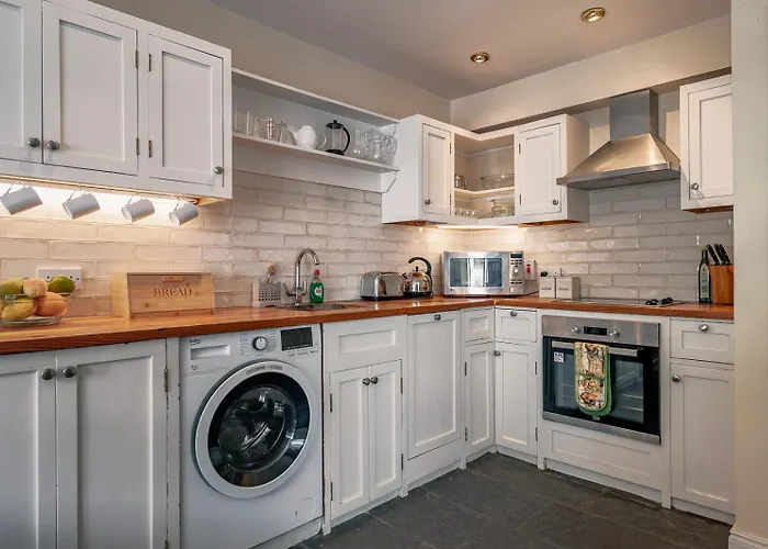 Dom wakacyjny 3 Bedroom Pet Friendly In The Heart Of Town Kenmare
